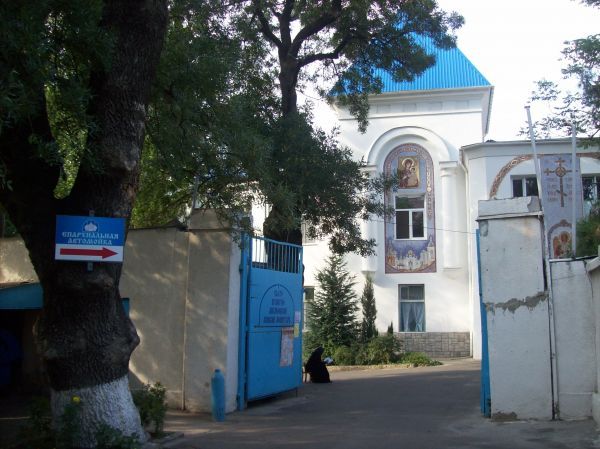 На території Одеського жіночого монастиря відкрили «Єпархіальну автомийку»